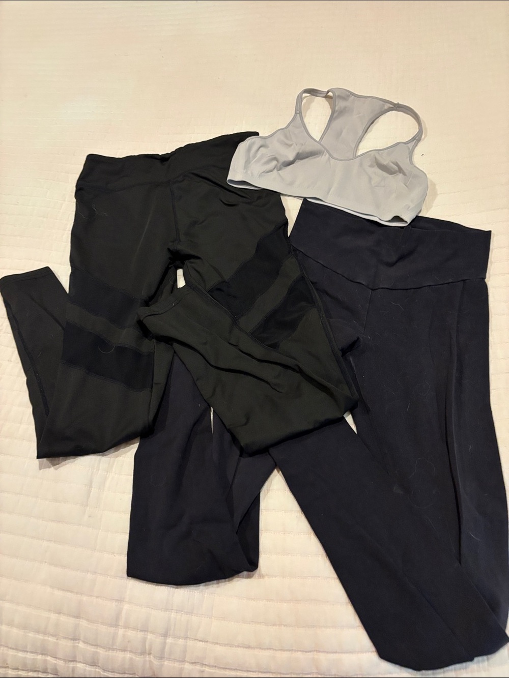 2 pair of Womenās High-Waist Black Leggings with Gray Sports Bra